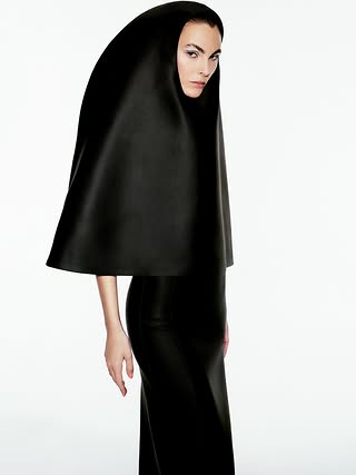 @vittoria wearing custom Aziz Rebar for Beyond Noise
@aziz_rebar 

Styling @smrichardson1 
Photography @anthonyseklaoui