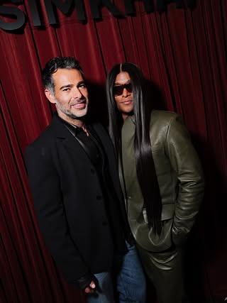 SIMKHAI takes over Paris.

To celebrate its European expansion and Paris pop-up at Galeries Lafayette, Jonathan Simkhai gathered friends of the house for an intimate dinner at Red Katz on Sunday night.

A night in the city, good friends, and the SIMKHAI world taking over Paris, one look at a time.

#SIMKHAI #JonathanSimkhai #Paris

Production @talayasseri 
Photography @pierrickrocher